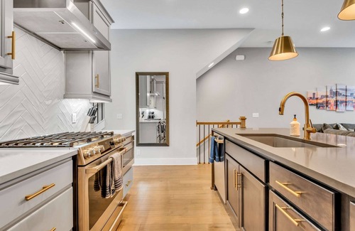 Hadley - Washington Casa | Incredible Downtown Nashville Skyline View *14 Bed