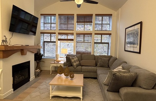 Salt Lake Mountain Resorts Condominio | Cozy 2-bedroom ski-in/ski-out condo at Solitude