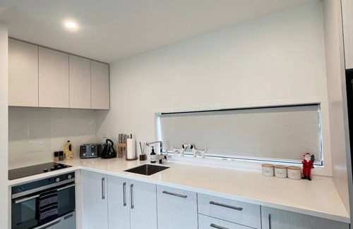 Riccarton Casa | Incredible Getaway by Hagley Park!