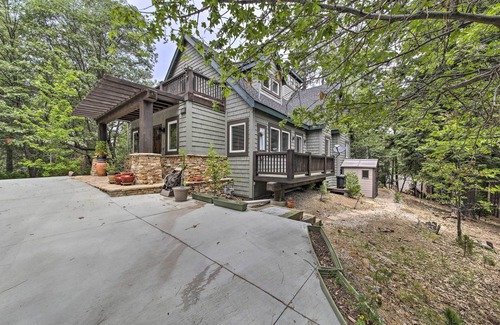 Lake Arrowhead Cabaña | Incredible Lake Arrowhead Home w/ Views & Decks!