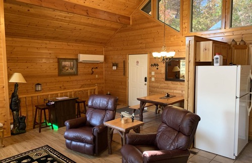 Gatlinburg - Pigeon Forge Casa | Increíbles vistas al monte, bañera de hidromasaje, 2 suites, WiFi, 3 terrazas, a 10 minutos de Dollywood