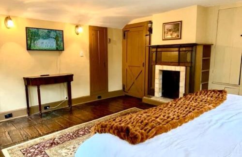 South Salem Casa | INCREDIBLE Northern Westchester Historic Hideaway
