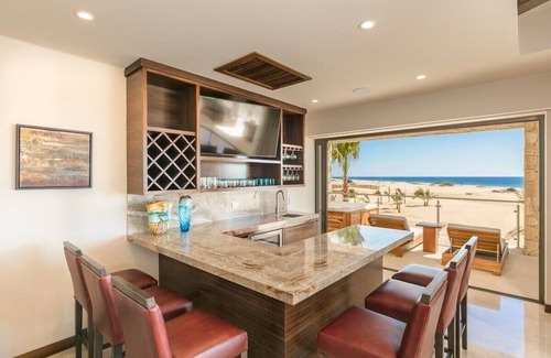 Los Cangrejos II y III Condominio | Incredible Oceanfront Penthouse at Ocean Club Residences - Four Bed, Five Bath