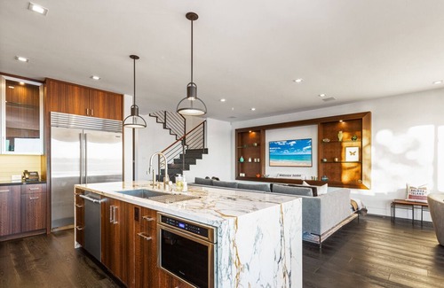 Balboa Island Casa | Incredible Opportunity to Experience Premier South Bayfront Corner Lot and Duffy