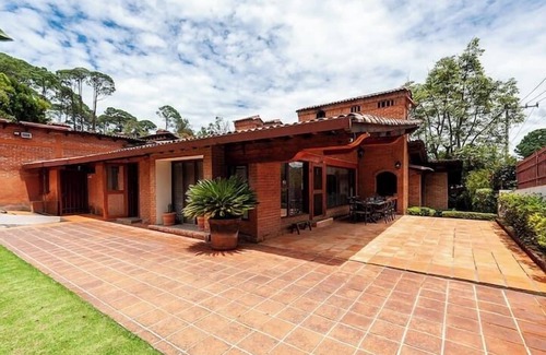 Valle de Bravo Apartamento | Carlos Buzo