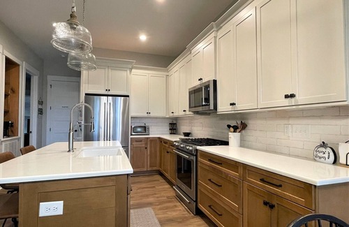 Henrico Casa | 💥Incredible Sunset Views💥New Build💥Large Boathouse!💥Kayaks & More Included!!