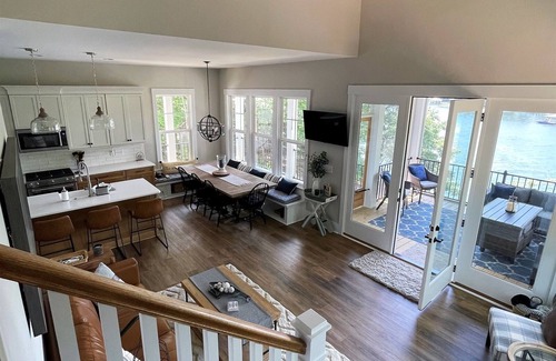 Henrico Casa | 💥Incredible Sunset Views💥New Build💥Large Boathouse!💥Kayaks & More Included!!