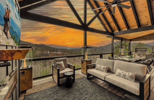 Wears Valley Cabina | Incredible Sunsets | Heated Pool | Designed 4 FUN