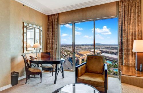 Las Vegas Apartamento | Incredible Topgolf Pool Views MAIN
