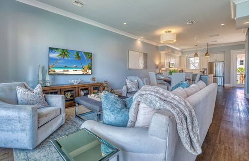 Clearwater Beach Casa | Incredible Views, Pool/Spa, Dock, Fishing, Walk to beach/Check out Specials!