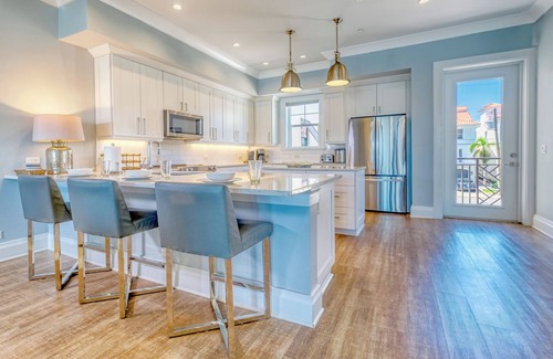 Clearwater Beach Casa | Incredible Views, Pool/Spa, Dock, Fishing, Walk to beach/Check out Specials!