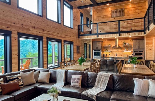 Boone Casa | Incredible Views, Arcade, Sauna/Steam/Spa @ NC's Most Epic Home @Peachtree Ridge