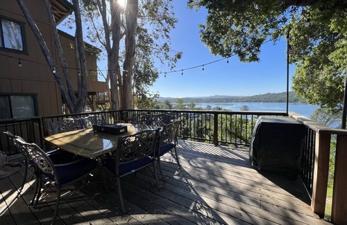 Oak Shores Casa | Incredible Views from Smith Point