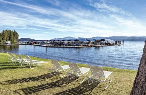 Coeur d'Alene Condominio | Incredible views overlooking Coeur d’alene lake await you at this 3/2 condo!