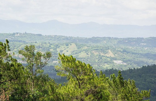 La Vega Province Villa | Vistas increíbles ✅️Piscina grande✅️Area sociales✅️Wifi✅️AC✅️ Big Garden y más