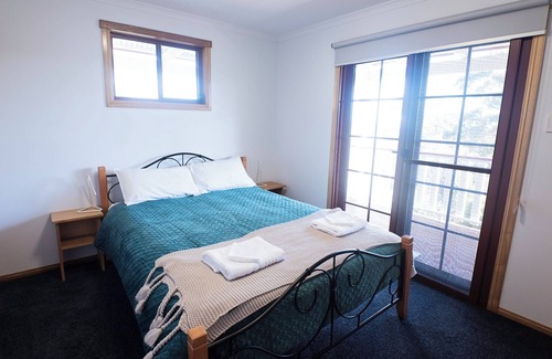 Taranna Cabina | Incredible Water Views Among Bushland on Tasman Peninsula - 6 Bed/6 Bath