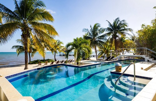 Plantation Villa | INCREDIBLY SPACIOUS PRIVATE BEACHFRONT VILLA WITH POOL AND KAYAKS