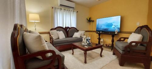 Los Frailes Casa | Increible Casa Con Piscina!