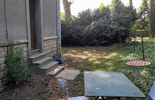 Pouilly-sur-Loire Apartamento | Independent apartment in large villa house