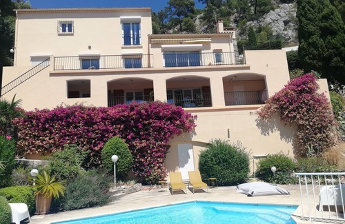 Toulon Apartamento | Independent accommodation in a villa, breathtaking sea view, beautiful terrace, swimming pool