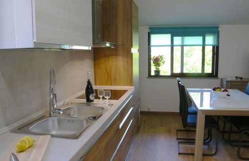 Aritzo Condominio | Apartamento independiente Agrifoglio en casa de vacaciones con jardín y barbacoa