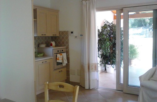 Baja Sardinia Casa | Apartamento independiente en el campo, con vistas al mar, de nueva construcción