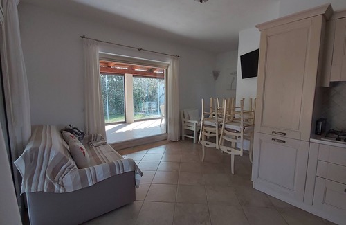 Baja Sardinia Casa | Apartamento independiente en el campo, con vistas al mar, de nueva construcción