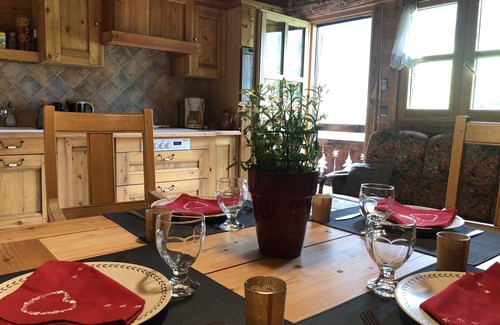 Les Praz-de-Chamonix Apartamento | Independent accommodation of 68m² in Chalet "les Bois de Chamonix".