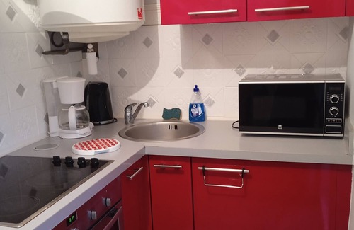 Thabor - Saint-Helier Cama Y Desayuno | Independent private room with private garden.