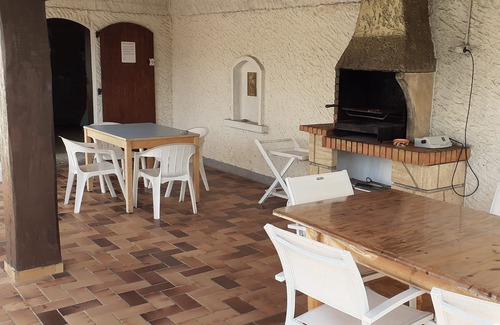 Chauzon Casa | tranquila casa de campo independiente con piscina climatizada en el sur de Ardèche 6/7 personas