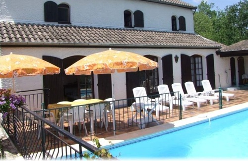 Chauzon Casa | tranquila casa de campo independiente con piscina climatizada en el sur de Ardèche 6/7 personas