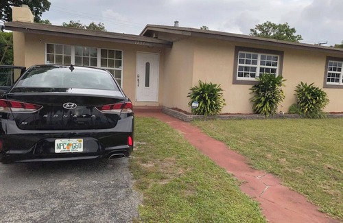 Central Fort Lauderdale Apartamento | INDEPENDENT Room w/ PRIVATE entrance close to FLL