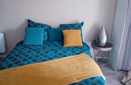 Tignieu-Jameyzieu Apartamento | Independent studio in villa with swimming pool