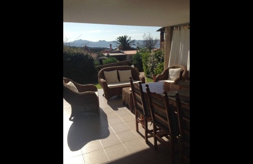 Baja Sardinia Casa | Villa independiente en el parque junto al mar