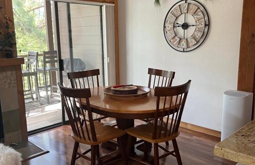 Truckee Casa | Indian Hills Gem Awaits