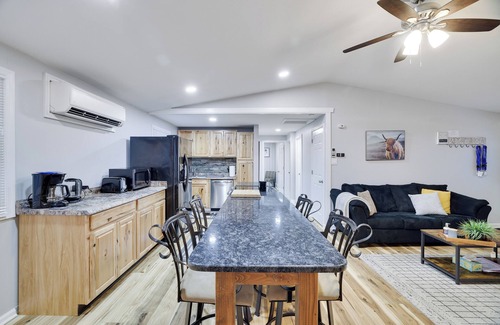 Tunkhannock Township Casa | Indian Mountain Getaway-hot tub, lakes ,hiking ,fireplace , pool table