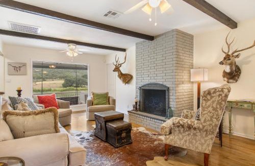 Bandera Casa | Indian Springs Lakehouse
