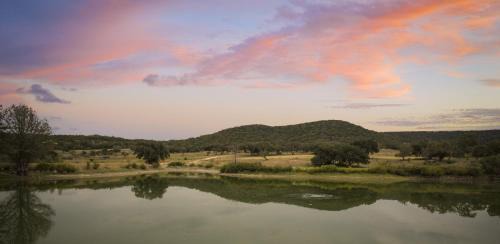 Bandera Casa | Indian Springs Lakehouse
