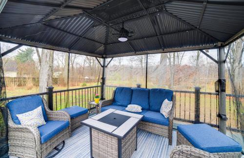Town of Pines Casa | Indiana Dunes Home with Gas Grill 1 Mi to Beach!