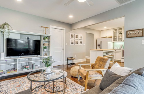 Fountain Square Cabaña | Indianapolis Getaway w/ Deck & Fire Pit!