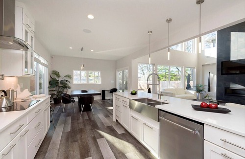 Indianapolis Casa | Stylish Surrey Park Home w/ Pool, Fire Pit, Gourmet Kitchen, Outdoor Grill + Bar