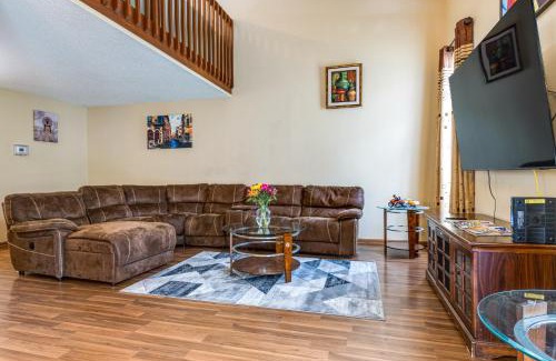 Wayne Casa | Indianapolis Vacation Rental about 7 Mi to Downtown!
