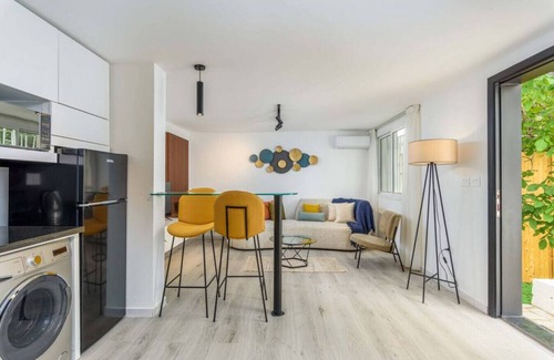 Aamchit Apartamento | Indigo 1-BR Apt W/ Terrace & 24-7 Power in Batroun