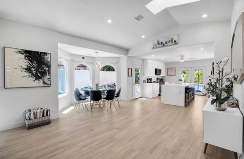 Bermuda Dunes Casa | Indio Desert Getaway! Modern Luxurious House w/4-bedrooms, Comfort Style & Charm
