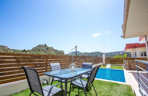 Filerimos Villa | Villa Independiente MeFoMi
