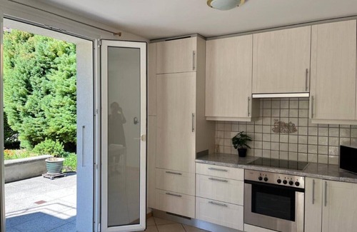Ecublens Casa | Individual house with free parking/Netflix next to EPFL Lausanne