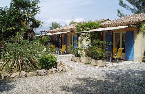 Figanieres Villa | VIVIENDAS INDIVIDUALES clasificados 3 * PASEO EN BICICLETA PISCINA CUBIERTA