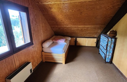 La Morte Chalet De Esquí | Individual rents large wooden cabin (80m2) with 4 bedrooms and large living room