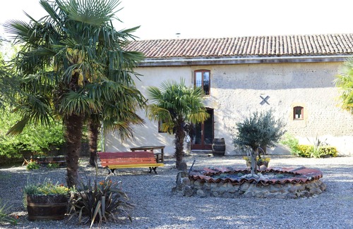 Heres Casa | Individual Rural Gite - Le Pigeonnier - beautiful shared pool