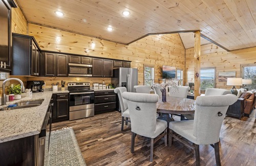 Sevierville Cabina | Indoor Heated Pool, Hot Tub, Laser Tag, Arcades, Grill, Deck